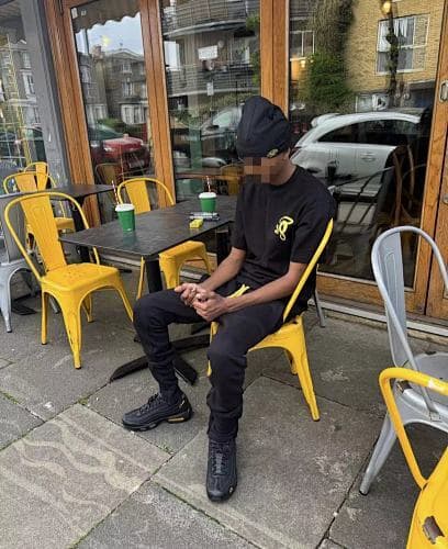 SYNAWORLD HALO PRINTED TEE-BLACK/YELLOW 胸前S黄色印花 黑色短袖 SY-139