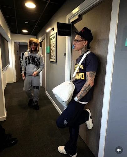 CHEST PACK-GREY TRACKSUIT 灰色面料 黑印花 直筒裤套装 SY-138