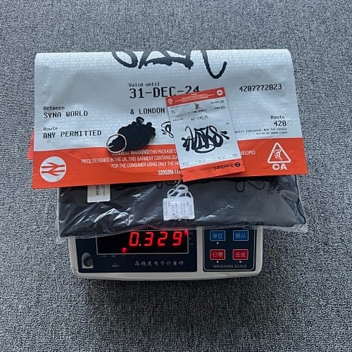 SYNAWORLD CORE EMB TEE-BLACK/WHITE 胸前syna 白绣花 黑色短袖 SY-144